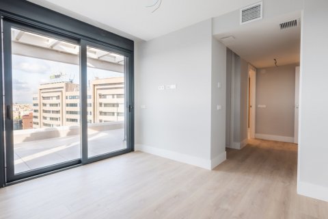 Продажа пентхауса в Мадрид, Испания 3 спальни, 280м2 №120306 - фото 19
