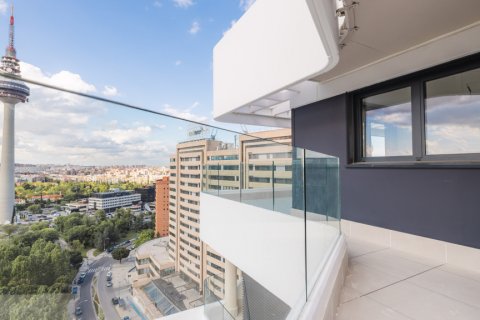 Продажа пентхауса в Мадрид, Испания 3 спальни, 280м2 №120306 - фото 2