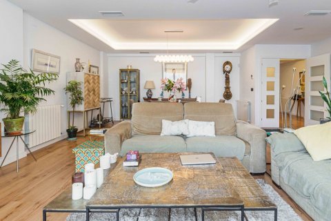 Продажа квартиры Севилья, Испания 3 спальни, 241м2 №120419 - фото 10