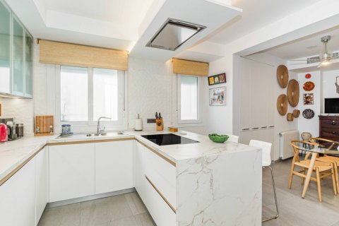 Продажа квартиры Севилья, Испания 3 спальни, 241м2 №120419 - фото 4