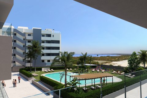 Apartamento en venta Santa Pola, Alicante, España 3 dormitorios, 202 m2 No. 122880 - foto 2
