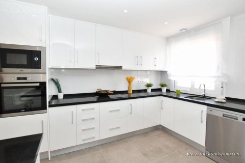 Huoneisto myytävänä San Miguel de Salinas, Alicante, Espanja, 3 makuuhuonetta, 73 m2 No. 130490 - kuva 6