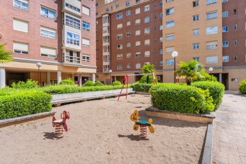 Продажа квартиры в Мадрид, Испания 3 спальни, 109м2 №120558 - фото 30