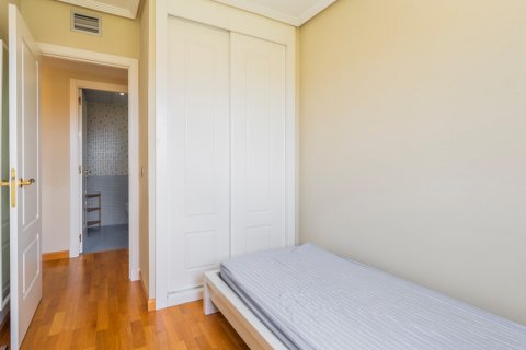 Продажа квартиры в Мадрид, Испания 3 спальни, 109м2 №120558 - фото 20