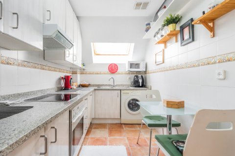Продажа квартиры в Алкобендас, Мадрид, Испания 2 спальни, 66м2 №120555 - фото 26