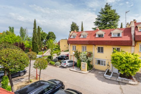 Продажа квартиры в Алкобендас, Мадрид, Испания 2 спальни, 66м2 №120555 - фото 16