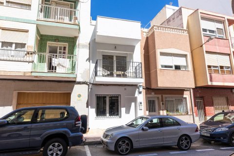 Rindu māja pārdošanā Torrevieja, Alicante, Spānijā 3 istabas,  Nr. 131848 - attēls 2