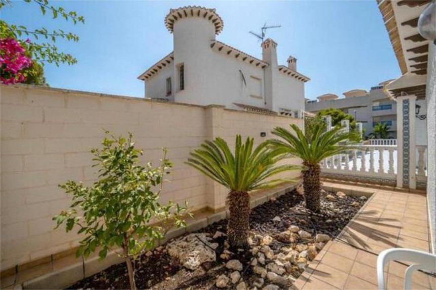 Hus i La Zenia, Alicante, Spanien 4 sovrum, 170 kvm. Nr. 120161
