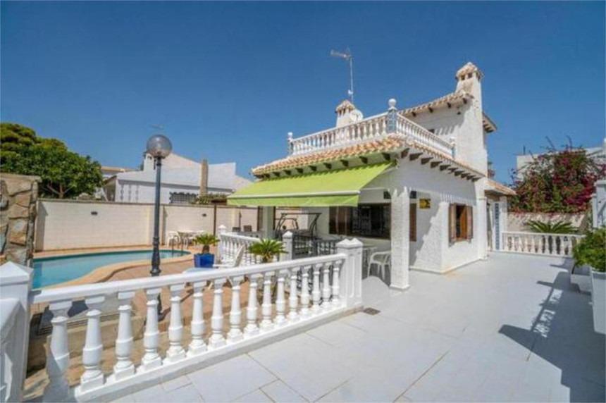 Hus i La Zenia, Alicante, Spanien 4 sovrum, 170 kvm. Nr. 120161