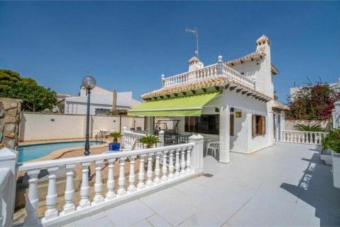 Hus till salu La Zenia, Alicante, Spanien 4 sovrum, 170 kvm. Nr. 120161 - foto 8