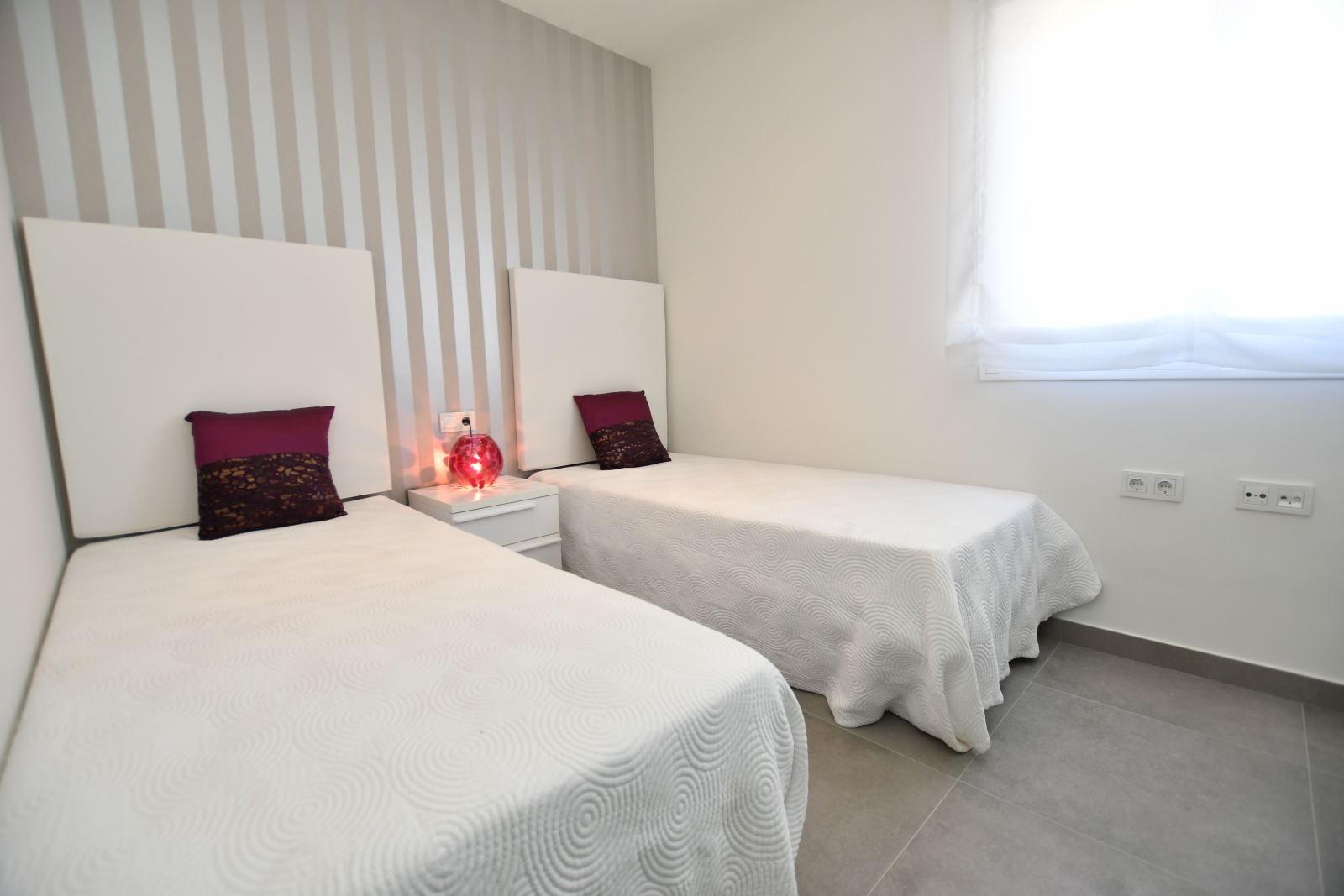 Bungalow a San Miguel de Salinas, Alicante, Spagna 2 camere da letto, 73 mq. N° 131391