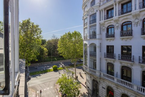 Apartment for sale Madrid, Spain 3 bedrooms, 182 sq.m. No. 128849 - photo 12
