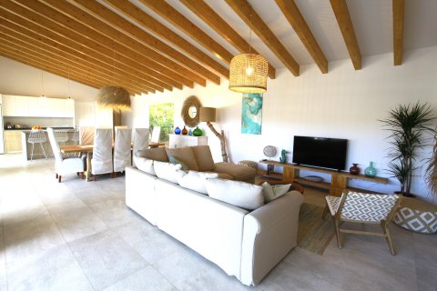 Villa for rent Sa Pobla, Mallorca, Spain 3 bedrooms, 236 sq.m. No. 131059 - photo 8