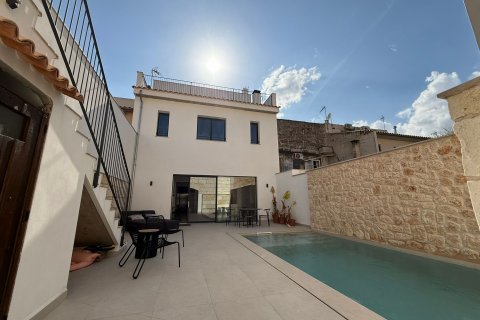 Casa adosada en alquiler Sa Pobla, Mallorca, España 5 dormitorios, 300 m2 No. 131064 - foto 1