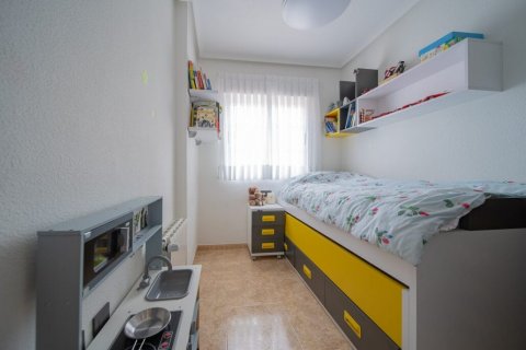 Huvila myytävänä Villamartin, Alicante, Espanja, 3 makuuhuonetta, 96 m2 No. 129453 - kuva 12