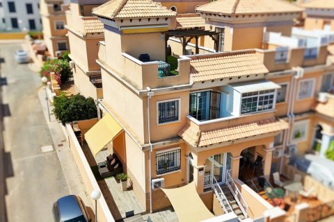 Huvila myytävänä Villamartin, Alicante, Espanja, 3 makuuhuonetta, 96 m2 No. 129453 - kuva 1