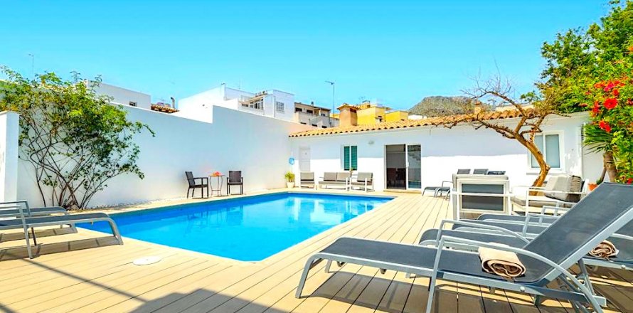 Townhouse Port De Pollenca, Mallorca, Spain 7 bedrooms, 393 sq.m. No. 128871