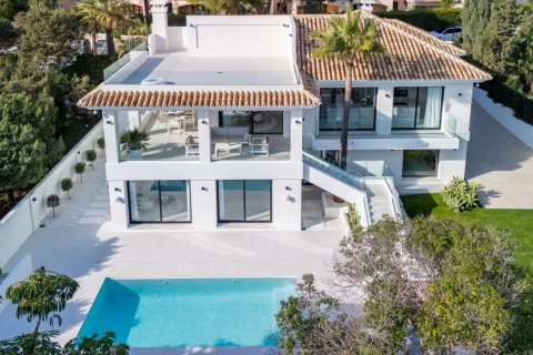 Сasa en venta Marbella, Málaga, España 4 dormitorios, 405 m2 No. 127405 - foto 1