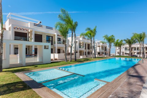 Продажа бунгало в Торревьеха, Аликанте, Испания 2 спальни, 62м2 №122970 - фото 1
