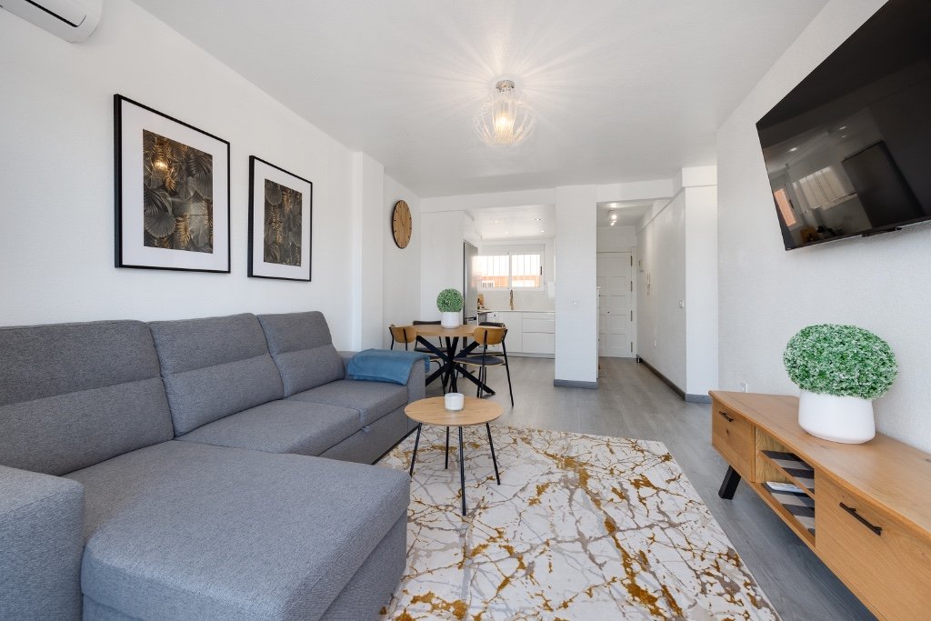 Appartamento a Punta Prima, Alicante, Spagna 2 camere da letto, 75 mq. N° 131075