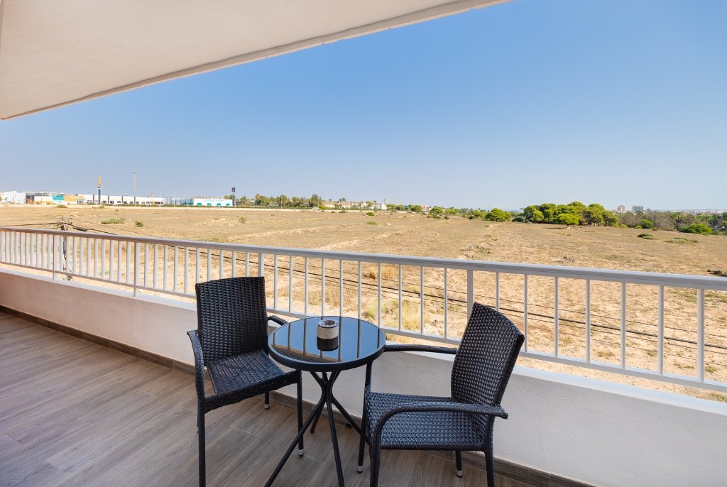 Appartamento a Punta Prima, Alicante, Spagna 2 camere da letto, 75 mq. N° 131075