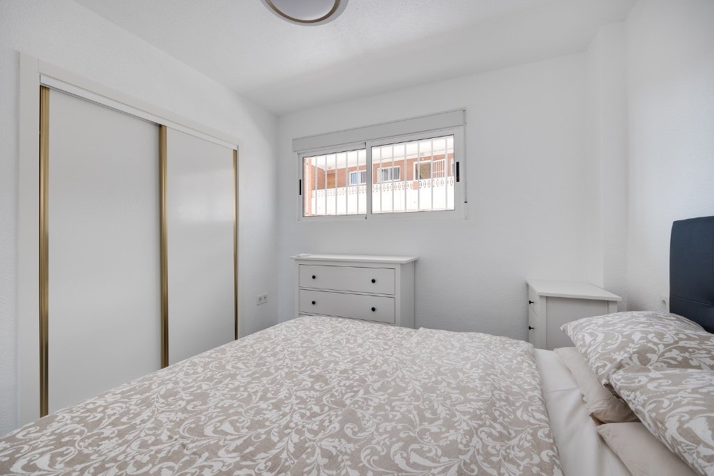 Appartamento a Punta Prima, Alicante, Spagna 2 camere da letto, 75 mq. N° 131075