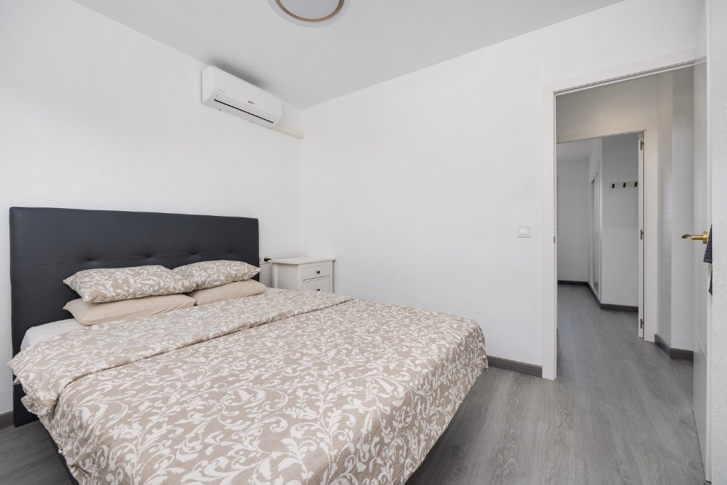 Appartamento a Punta Prima, Alicante, Spagna 2 camere da letto, 75 mq. N° 131075