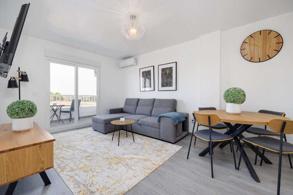 Appartamento a Punta Prima, Alicante, Spagna 2 camere da letto, 75 mq. N° 131075