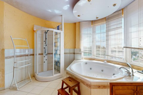 Villa for sale Alicante, Spain 5 bedrooms, 220 sq.m. No. 125972 - photo 22