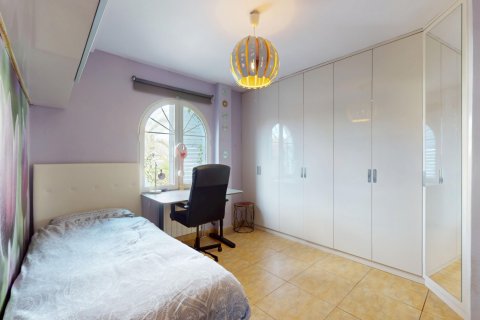 Villa for sale Alicante, Spain 5 bedrooms, 220 sq.m. No. 125972 - photo 13