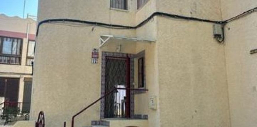 Townhouse Guardamar del Segura, Alicante, Spain 4 bedrooms, 186 sq.m. No. 129441