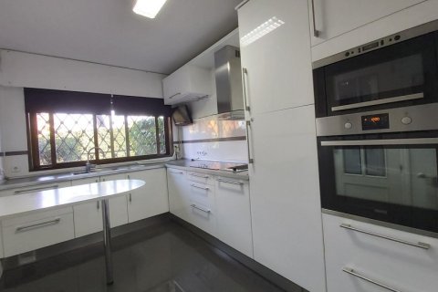 Townhouse for rent Alcobendas, Madrid, Spain 4 bedrooms, 300 sq.m. No. 129194 - photo 17