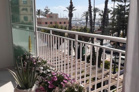 Apartment à vendre Torrevieja, Alicante, Espagne, 3 chambres, 105 m2 No. 125349 - photo 7