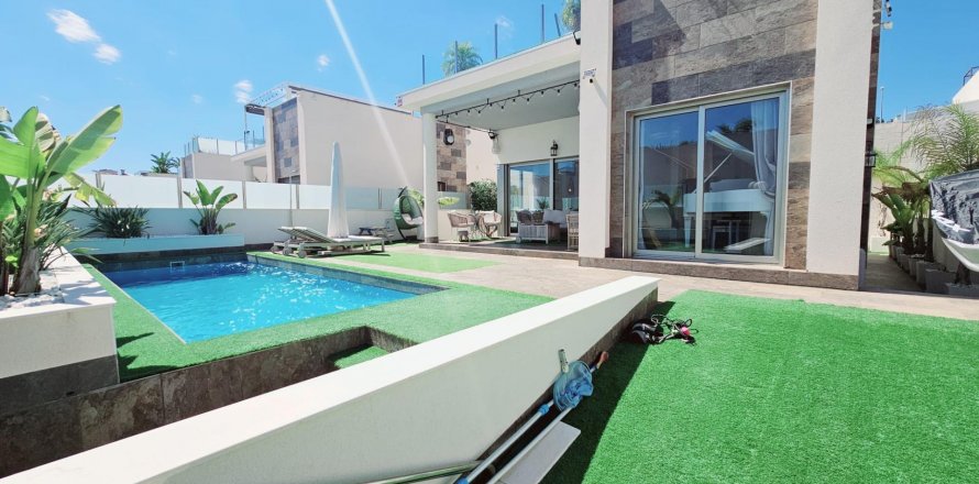 Villa Villamartin, Alicante, Spanien 5 sovrum, 150 kvm. Nr. 125345
