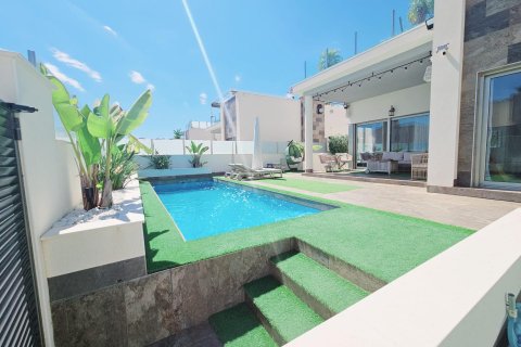 Villa till salu Villamartin, Alicante, Spanien 5 sovrum, 150 kvm. Nr. 125345 - foto 6