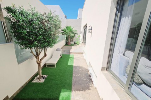Villa till salu Villamartin, Alicante, Spanien 5 sovrum, 150 kvm. Nr. 125345 - foto 8