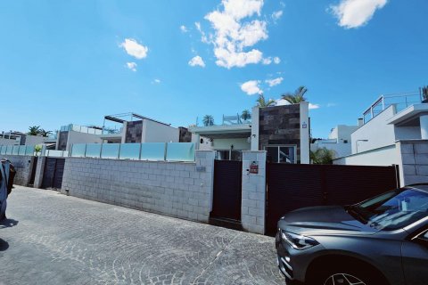 Villa till salu Villamartin, Alicante, Spanien 5 sovrum, 150 kvm. Nr. 125345 - foto 2