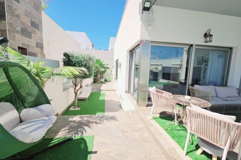Villa till salu Villamartin, Alicante, Spanien 5 sovrum, 150 kvm. Nr. 125345 - foto 7