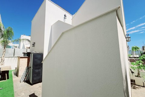 Villa till salu Villamartin, Alicante, Spanien 5 sovrum, 150 kvm. Nr. 125345 - foto 12