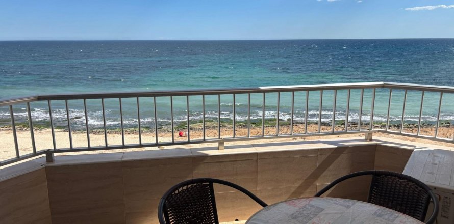 Apartment Torrevieja, Alicante, Spain 3 bedrooms, 110 sq.m. No. 131460
