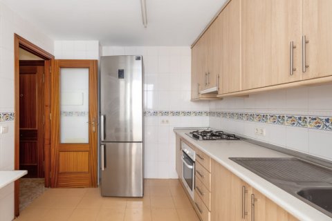 Продажа квартиры в Эстепона, Малага, Испания 3 спальни, 99м2 №124509 - фото 11