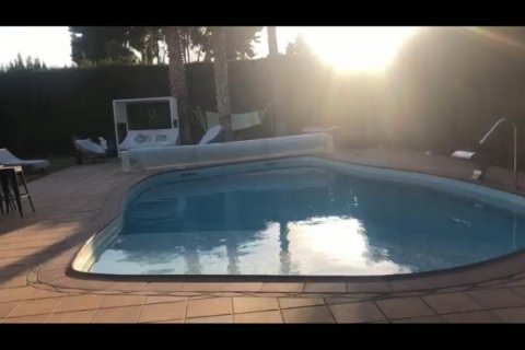 Villa à vendre Elda, Alicante, Espagne, 4 chambres, 240 m2 No. 125634 - photo 8