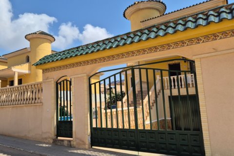 Villa zum Verkauf Alicante, Spanien 3 Schlafzimmer, 195 m2 Nr. 129055 - Foto 2