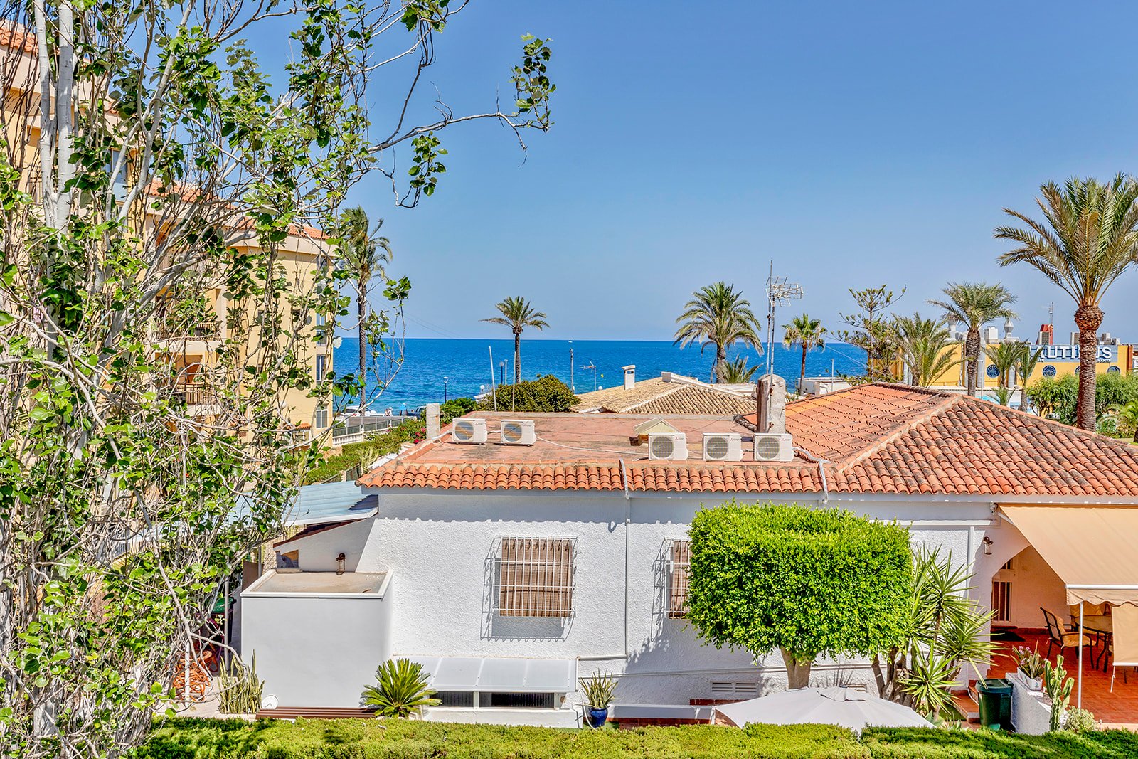 Villa a Torrevieja, Alicante, Spagna 4 camere da letto, 141 mq. N° 129053