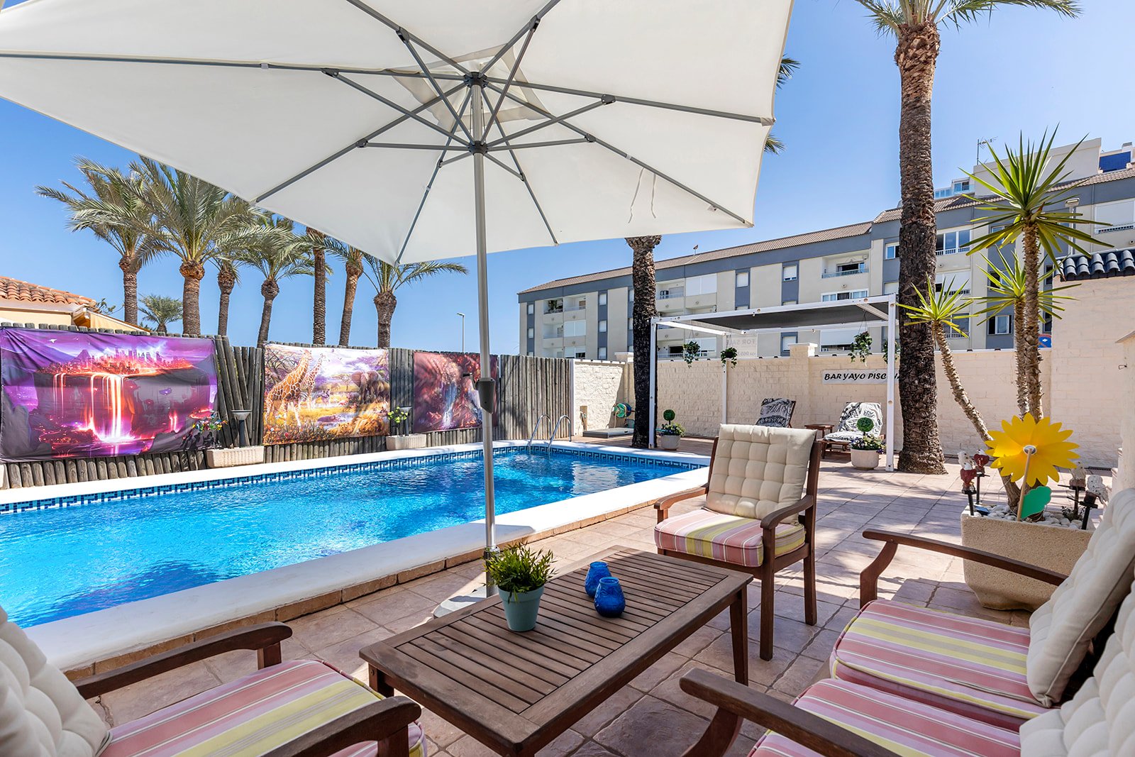 Villa a Torrevieja, Alicante, Spagna 4 camere da letto, 141 mq. N° 129053