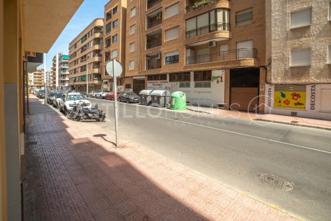 Apartment for sale Torrevieja, Alicante, Spain 2 bedrooms, 70 sq.m. No. 125509 - photo 17