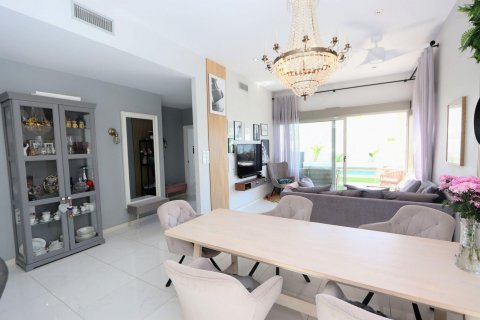 Villa for sale Villamartin, Alicante, Spain 5 bedrooms, 243 sq.m. No. 125464 - photo 5