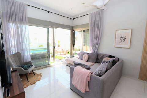 Villa for sale Villamartin, Alicante, Spain 5 bedrooms, 243 sq.m. No. 125464 - photo 9