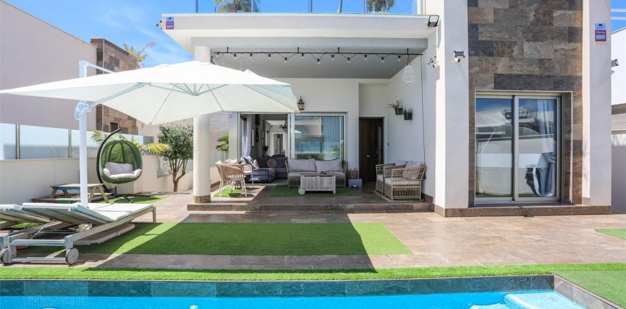 Villa Villamartin, Alicante, Spain 5 bedrooms, 243 sq.m. No. 125464