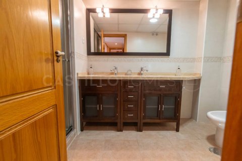Apartment for sale Torrevieja, Alicante, Spain 5 bedrooms, 212 sq.m. No. 125465 - photo 19